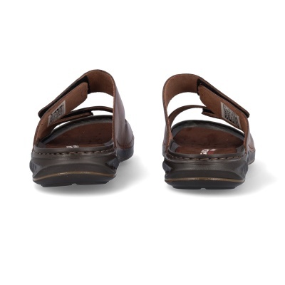 Sandálias de homem castanhas em pele com sola preta, vista traseira