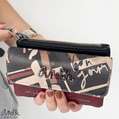 Carteira Anekke com padrão abstrato em castanho, bege e preto