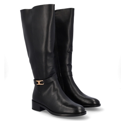Botas altas pretas em couro liso com fivela dourada