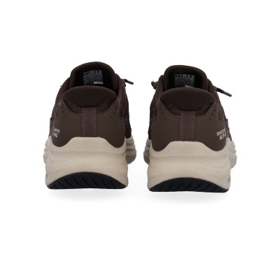 Sapatilhas Skechers Slip-ons castanhas vistas de trás com sola alta bege
