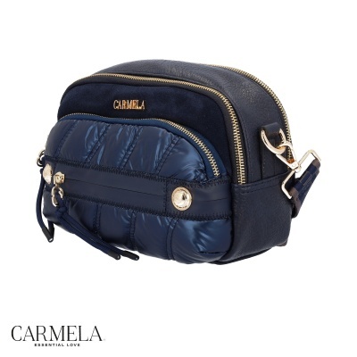 Bolsa azul escura Carmela com detalhes acolchoados e logótipo dourado