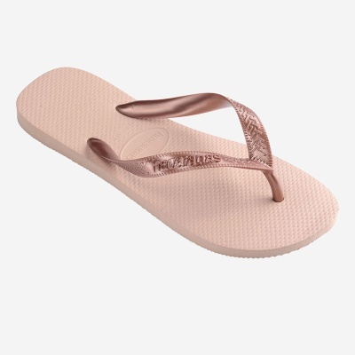 Sandália havaianas rosa com tiras brilhantes e palmilha texturizada