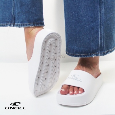Chinelos brancos O'Neill com sola antiderrapante texturizada e logo cinza