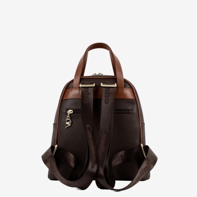 Mochila castanha em material sintético com alças ajustáveis e detalhes metálicos dourados