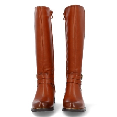 Par de botas altas castanho em couro sintético com fivelas decorativas