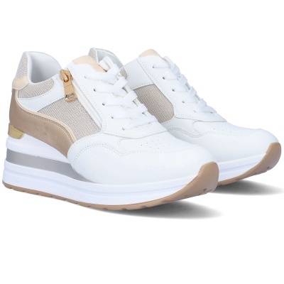 Sapatilhas de senhora brancas, bege e douradas com atacadores e fecho lateral.