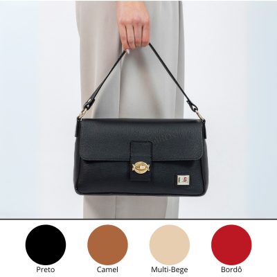 Mala de mão preta em pele com fecho dourado e alça curta