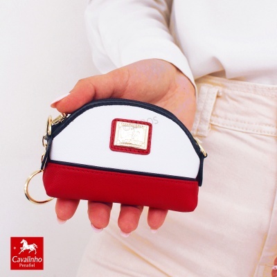 Carteira pequena Cavalinho em branco, vermelho e preto com fecho dourado