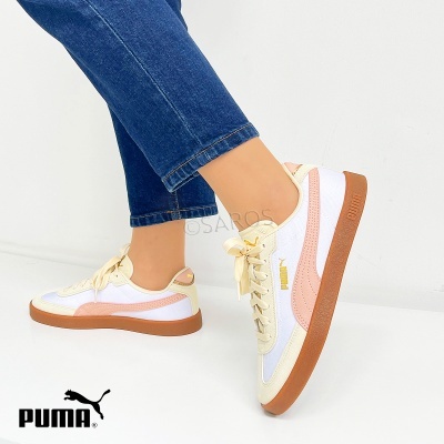 Ténis Puma branco, bege e rosa claro com sola castanha e atacadores bege