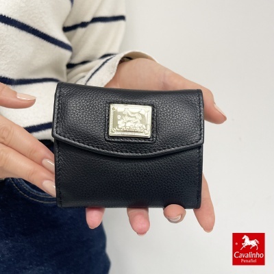Carteira preta de pele com placa metálica Cavalinho