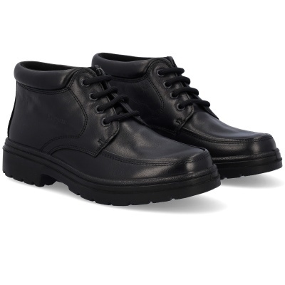 Botas pretas de couro com atacadores e sola preta