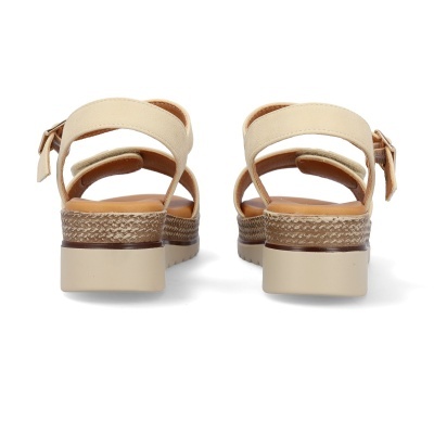 Sandálias creme com tiras largas e salto médio texturizado vista de trás