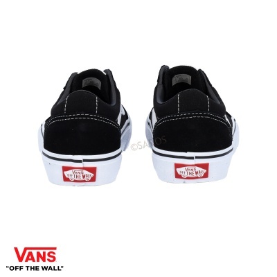 Ténis Vans pretos com sola branca e logótipo 'VANS OFF THE WALL' vermelho e branco