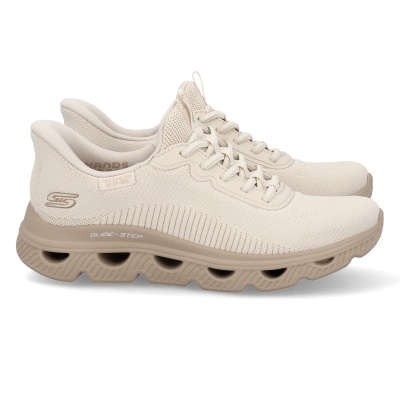 Par de sapatilhas Skechers bege com sola com orifícios e textura canelada