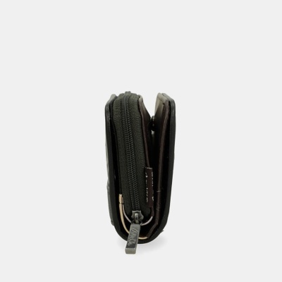 Carteira preta em couro com fecho de correr