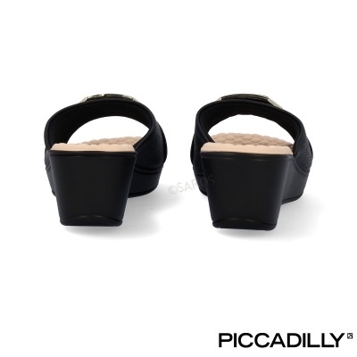 Sandálias pretas de salto médio com interior bege, vista traseira em fundo branco com logo Piccadilly