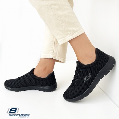 Sapatilhas Skechers pretas em mesh com sola preta e logótipo S lateral