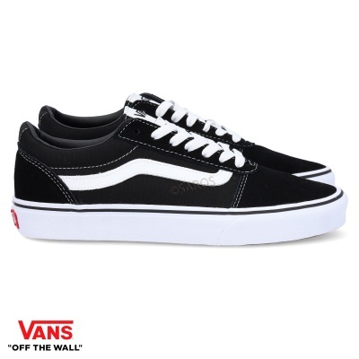 Ténis Vans pretos com risca branca lateral e sola branca