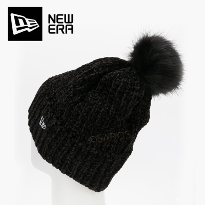 Gorro preto de malha com pompom e logótipo New Era