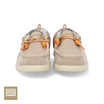 Sapatos Gioseppo bege com padrão pele de cobra e atacadores laranja