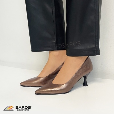Sapatos de salto médio bronze metálico com bico pontiagudo
