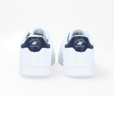 Par de sapatilhas brancas com pormenores azuis e logo Beverly Hills Polo Club no calcanhar