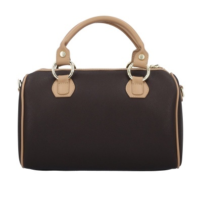 Mala de mão castanha escura com alças bege e detalhes metálicos dourados