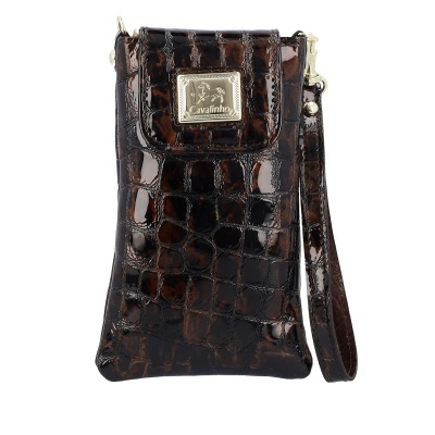Bolsa pequena em padrão animal print castanho escuro com textura croco e placa metálica Cavalinho
