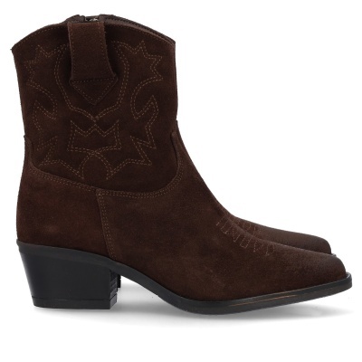 Botas cowboy castanhas em camurça com padrão decorativo e salto grosso preto