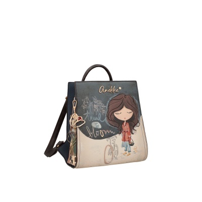Mochila Anekke azul e bege com estampado de menina e texto Travel to bloom