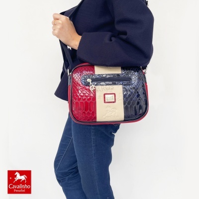 Mala de ombro Cavalinho Penafiel com padrão de pele e bolsos exteriores