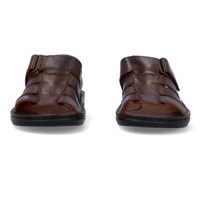 Par de sandálias castanhas de couro sintético com sola preta