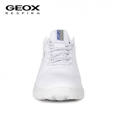 Tênis desportivo branco GEOX visto de frente