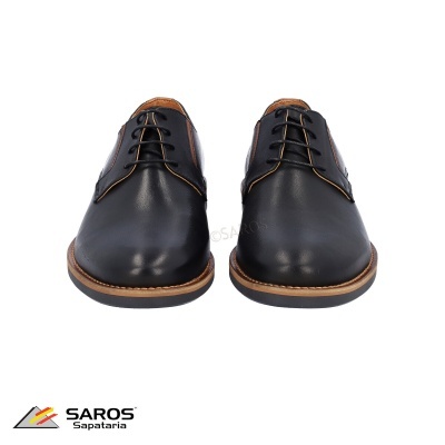 sapatos masculinos pretos em pele com atacadores e sola castanha