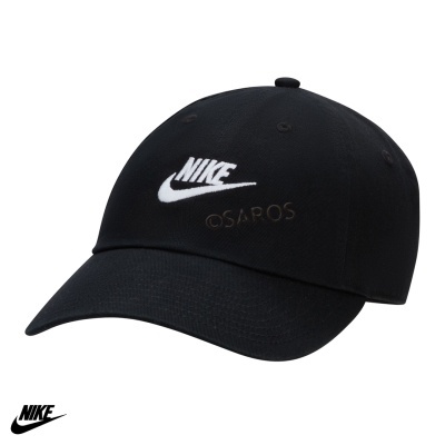 Boné preto Nike com logótipo Nike branco e texto @SAROS