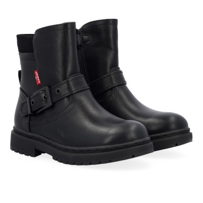 Botas pretas de pele com fivela e fecho