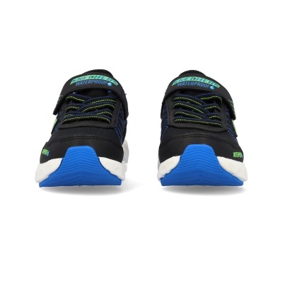 Ténis desportivos pretos com azul e verde, sola branca e azul