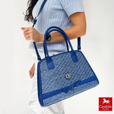 Mala azul Cavalinho com padrão trançado e alças em pele azul