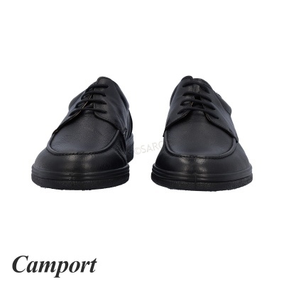 Sapatos pretos em pele com atacadores pretos