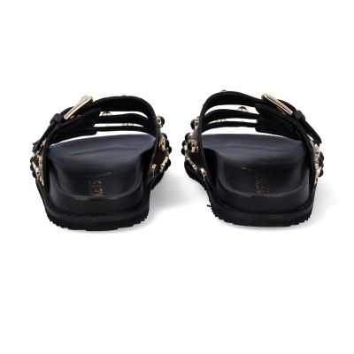 Sandálias pretas com aplicações douradas vistas de trás