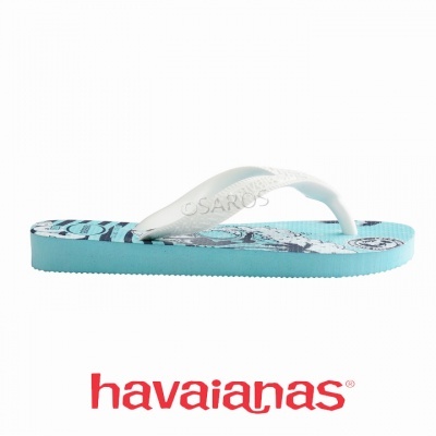 Chinelo Havaianas azul claro com tiras brancas e logo vermelho havaianas
