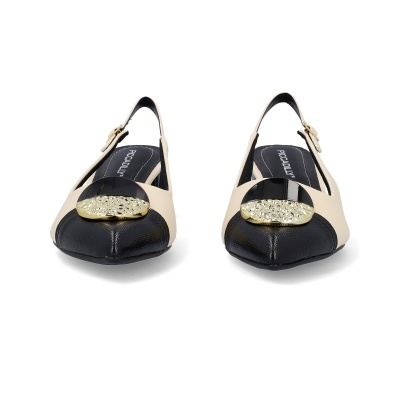 Sapatos de senhora slingback bicolores com detalhe decorativo dourado e preto