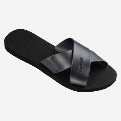 Chinelo Havaianas preto com tiras cruzadas cinza escuro