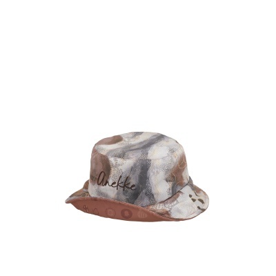Chapéu bucket com padrão abstrato e texto Anekke em castanho