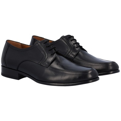 Sapatos formais pretos de couro com cadarços