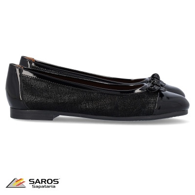 Sapatilhas femininas pretas com laço no bico