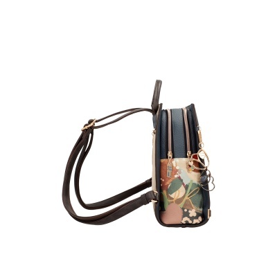 Mochila pequena com padrão floral e alças marrons