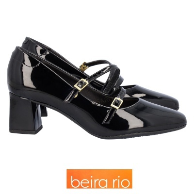 Sapatos pretos de verniz com tiras e salto quadrado