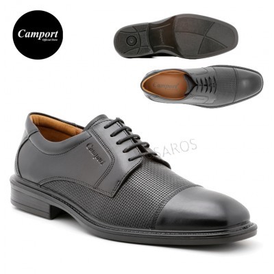 Sapatos clássicos de pele preta com textura perfurada e atacadores pretos