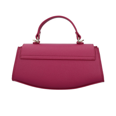 Bolsa de mão rosa em pele com alça e fecho frontal